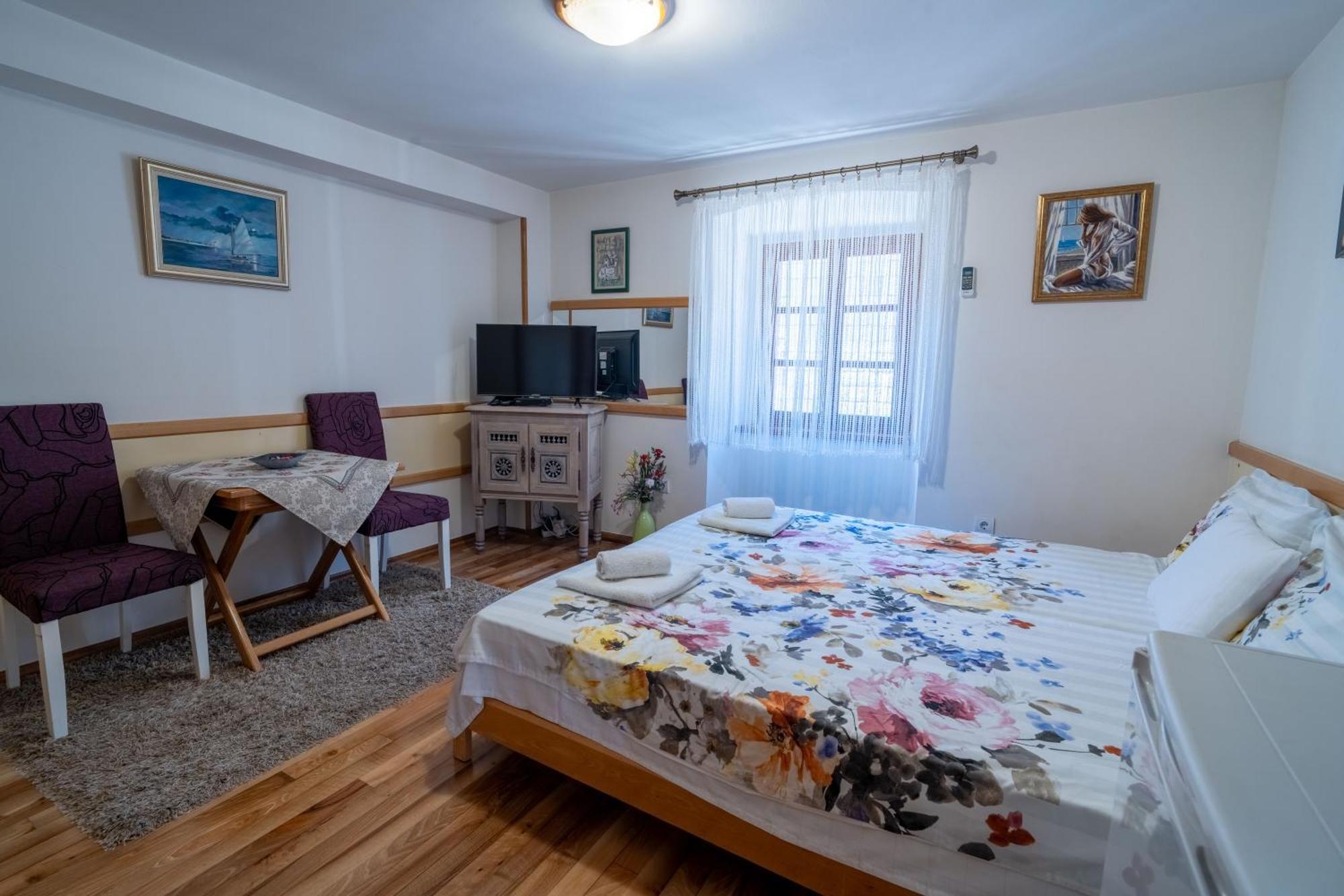 Studios Belvi Kotor Extérieur photo