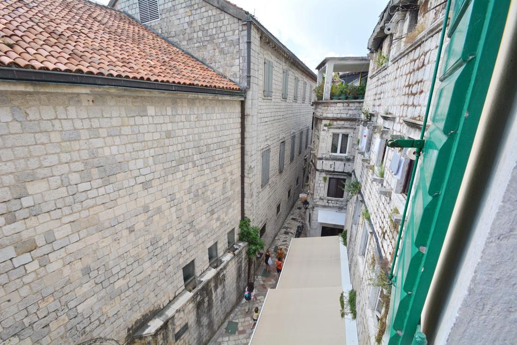 Studios Belvi Kotor Extérieur photo